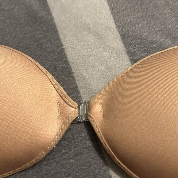 Invisible adhesive bra - Picture 3 of 5